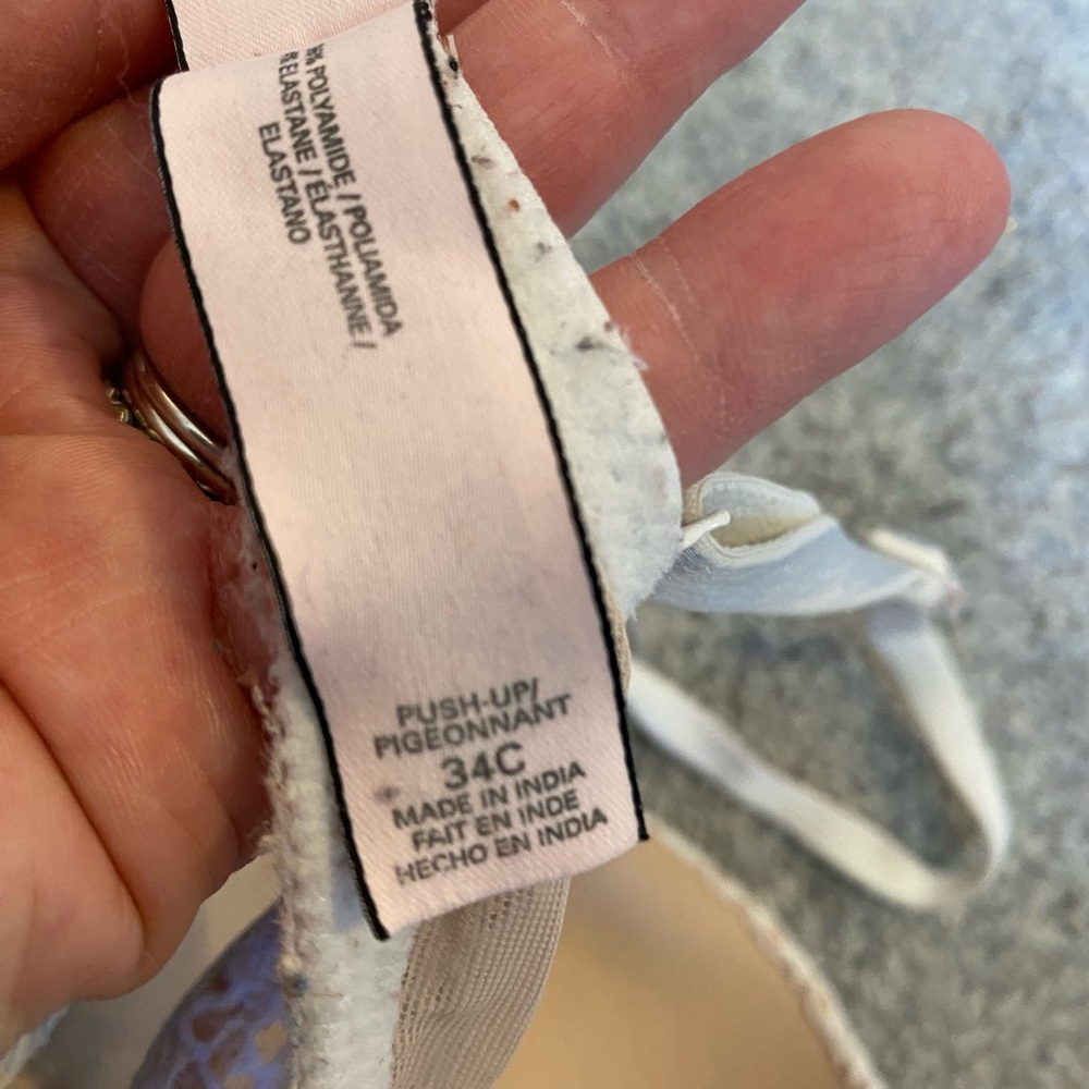 VS Bra - Picture 2 of 2